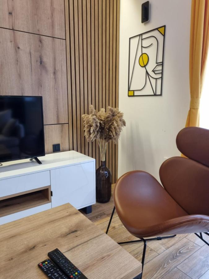 Lovely 1-Bedroom Rental Unit With Free Parking Skopje Ngoại thất bức ảnh